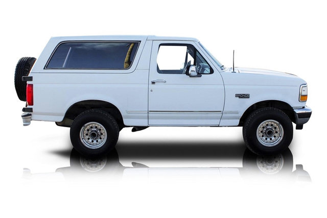 Used 1993 Ford Bronco XLT image 2