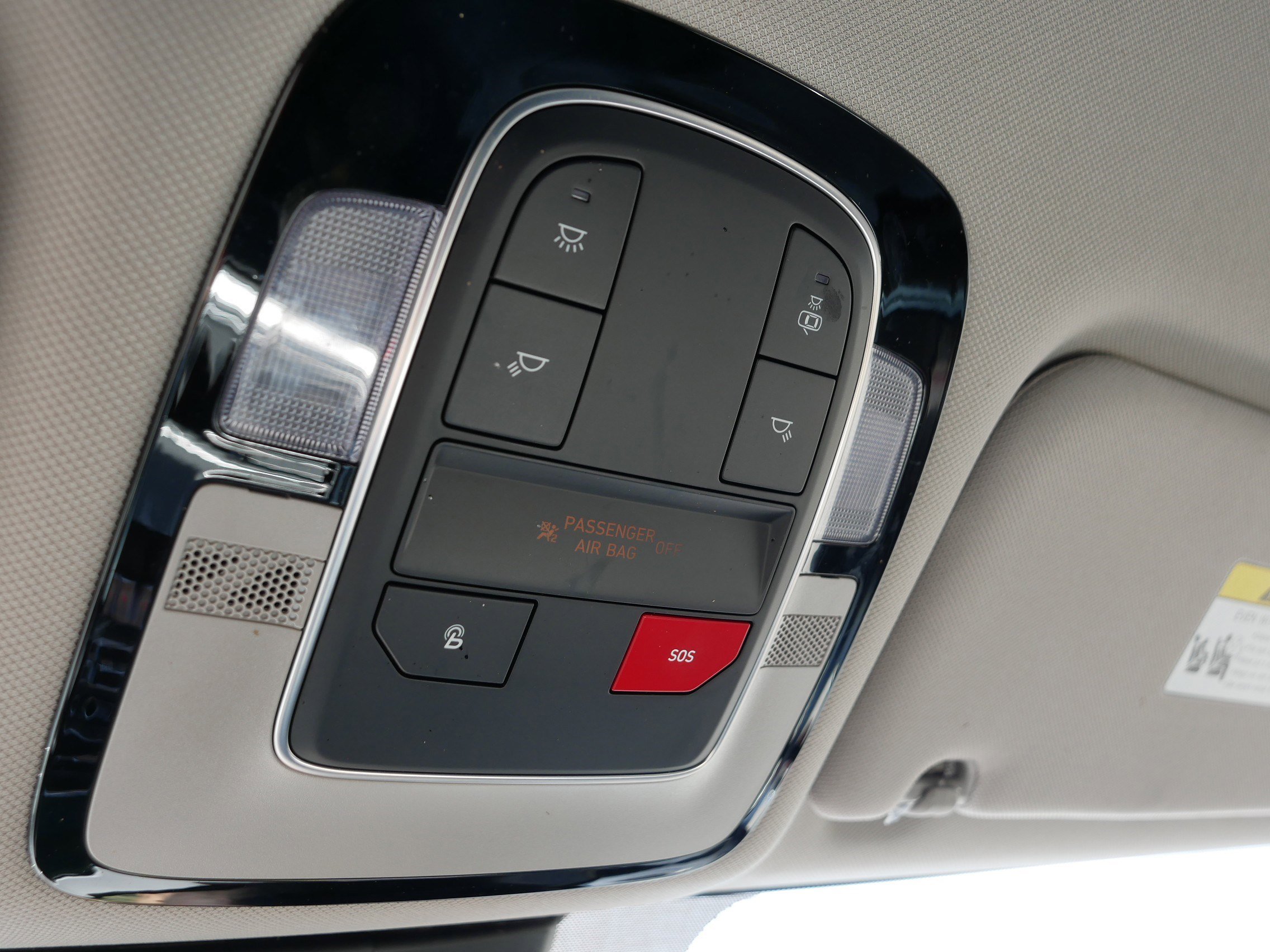 Used 2023 Hyundai Santa Fe SEL w/ Cargo Package image 32