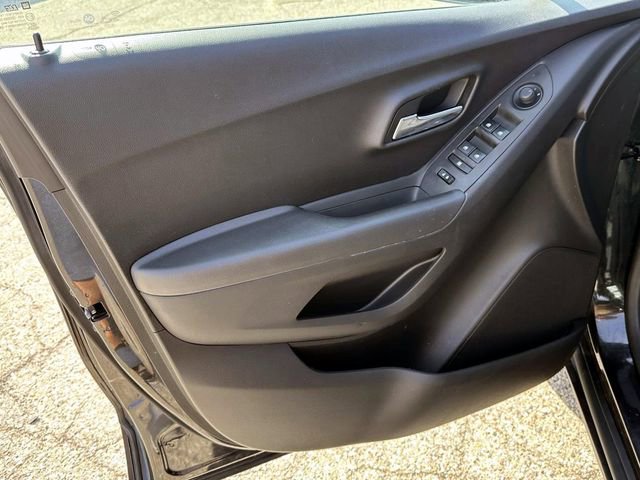 Used 2016 Chevrolet Trax LS FWD image 14
