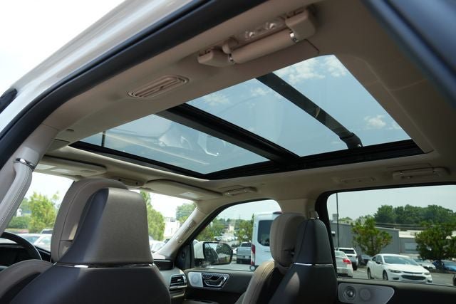 Used 2024 Lincoln Navigator Reserve AWD/4WD image 24