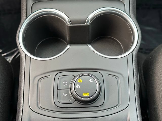 Used 2024 GMC Terrain SLE AWD/4WD image 37