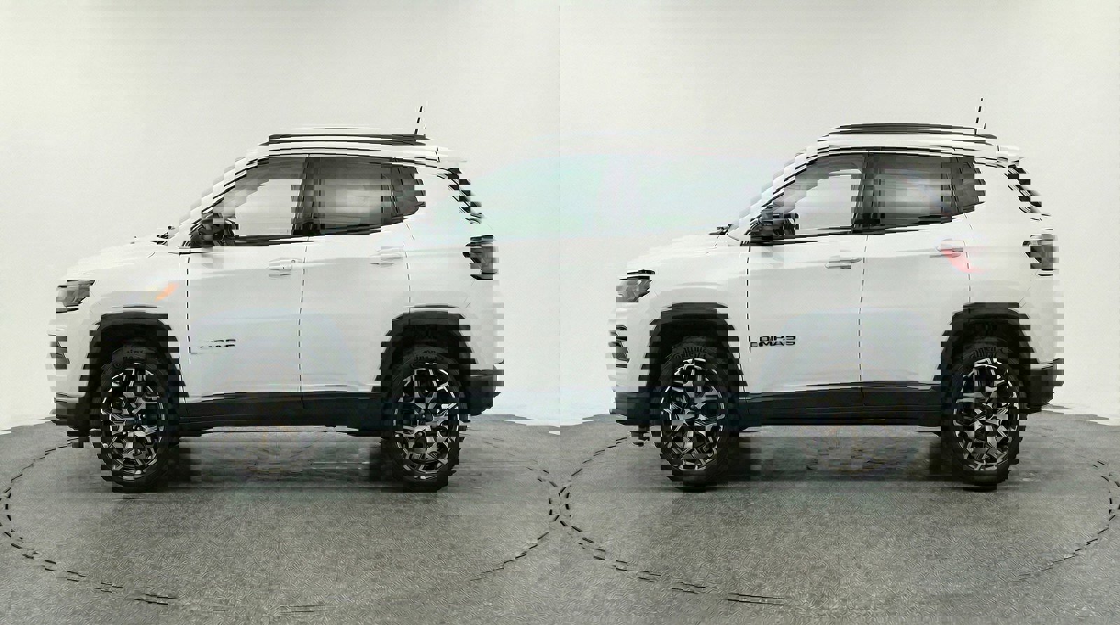 Used 2025 Jeep Compass Limited image 4