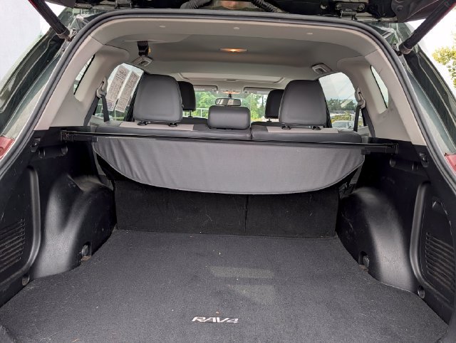 Used 2013 Toyota RAV4 Limited AWD/4WD image 10