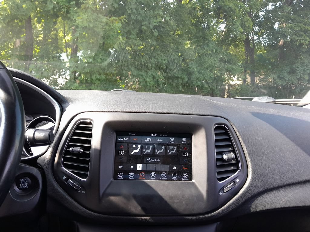 Used 2019 Jeep Compass Latitude w/ Popular Equipment Group AWD/4WD image 23