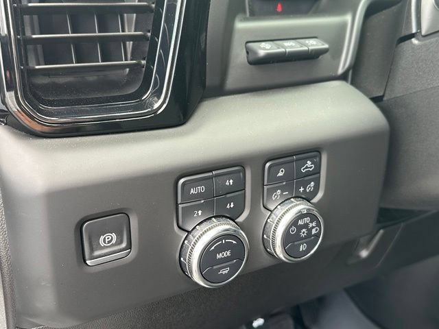 Certified 2025 GMC Sierra 3500 AT4 w/ Technology Package AWD/4WD image 33