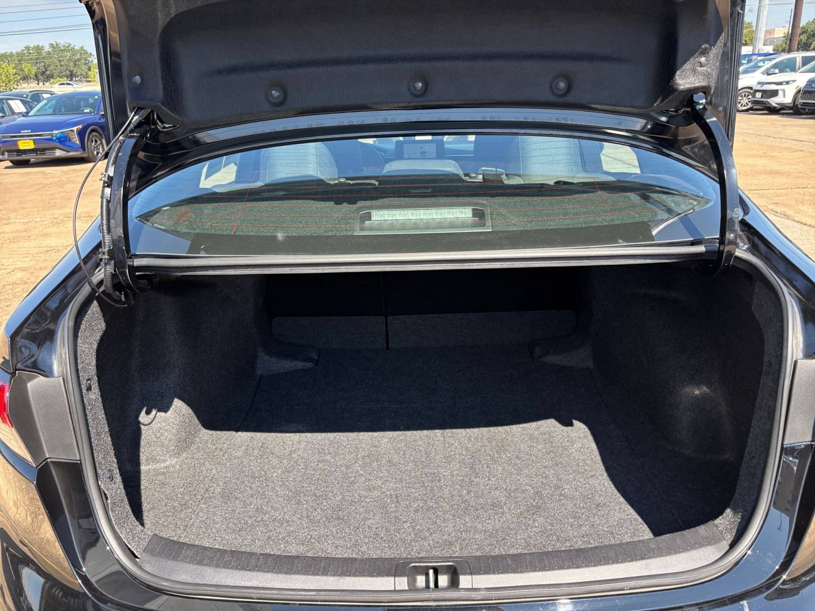 Used 2025 Toyota Corolla LE FWD image 28