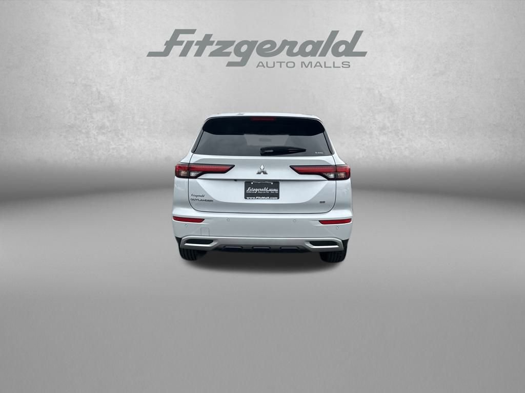 Used 2024 Mitsubishi Outlander SE image 6