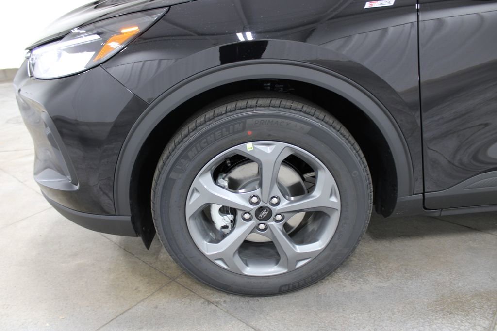 New 2026 Ford Escape ST-Line w/ Cold Weather Package image 33