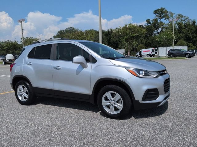 Used 2019 Chevrolet Trax LT w/ LT Convenience Package AWD/4WD image 2