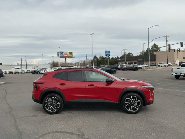 New 2026 Chevrolet Trax RS w/ Driver Confidence Package image 2