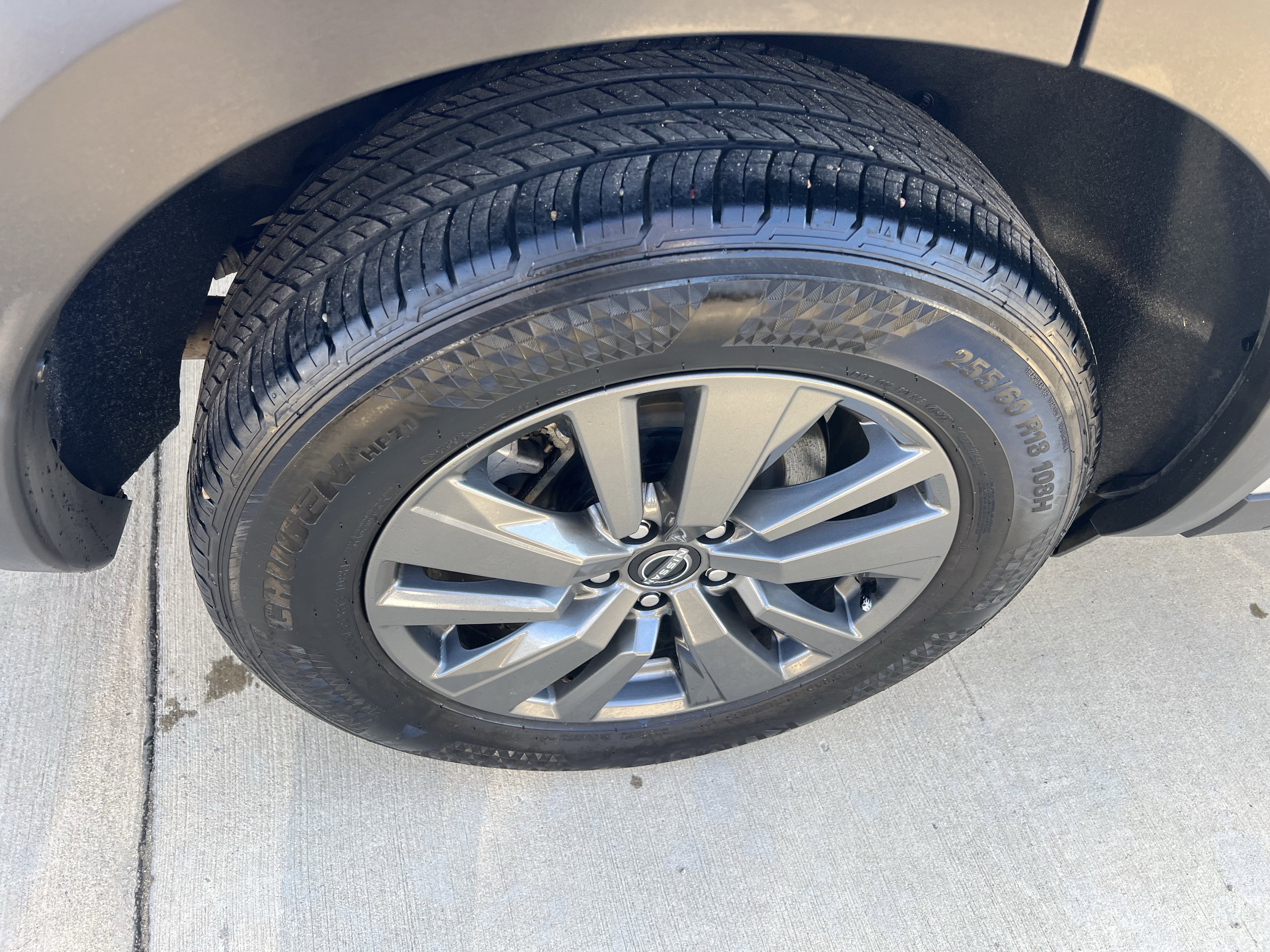 Used 2024 Nissan Pathfinder S image 8