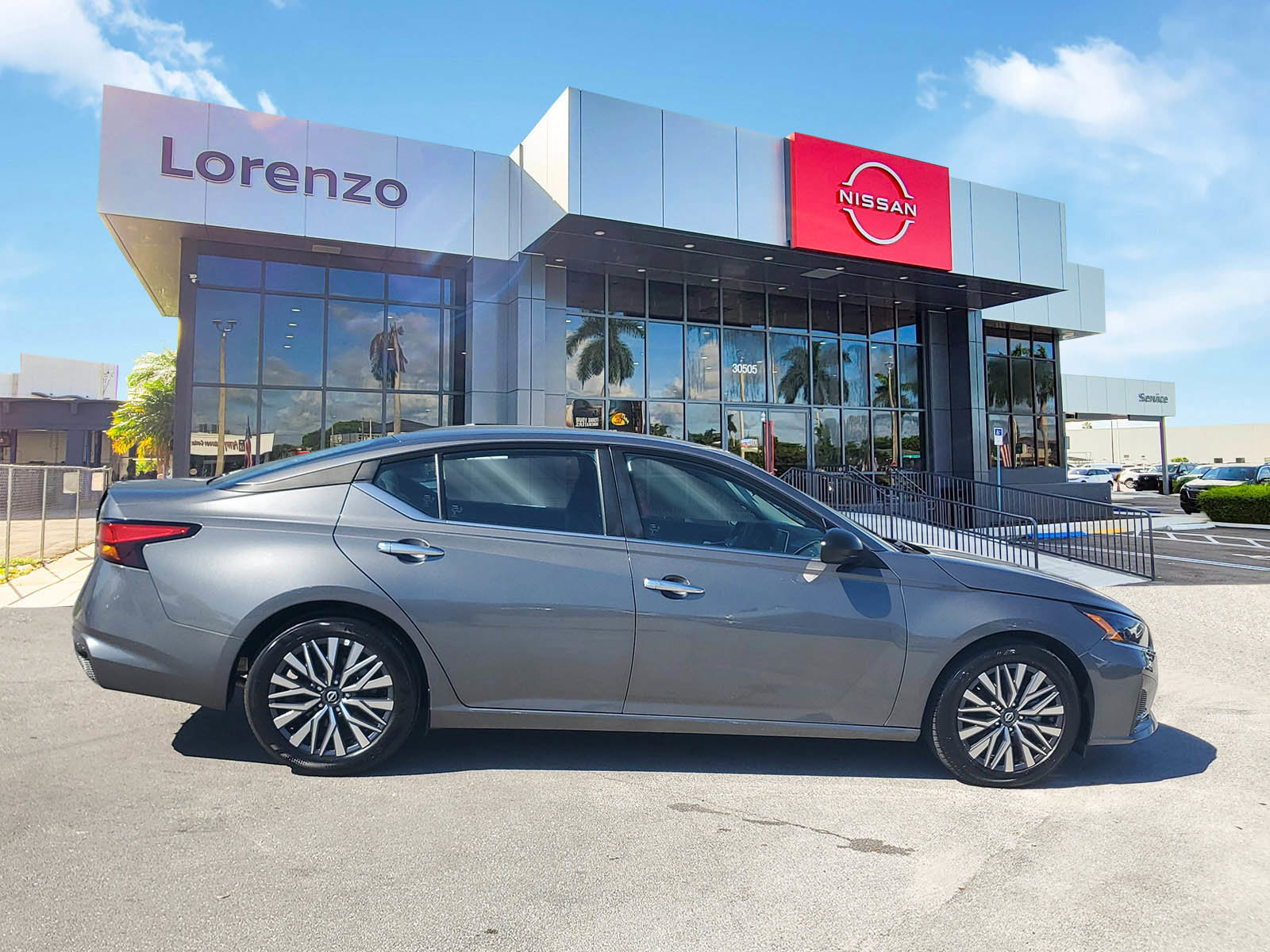 Certified 2025 Nissan Altima 2.5 SV image 4