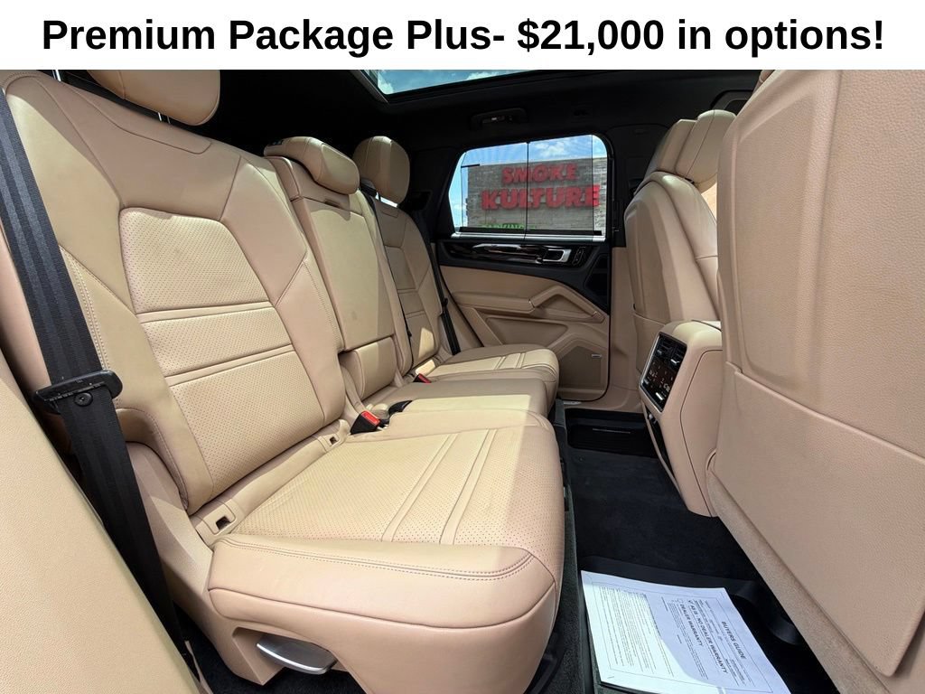 Used 2020 Porsche Cayenne E-Hybrid w/ Premium Plus Package AWD/4WD image 27