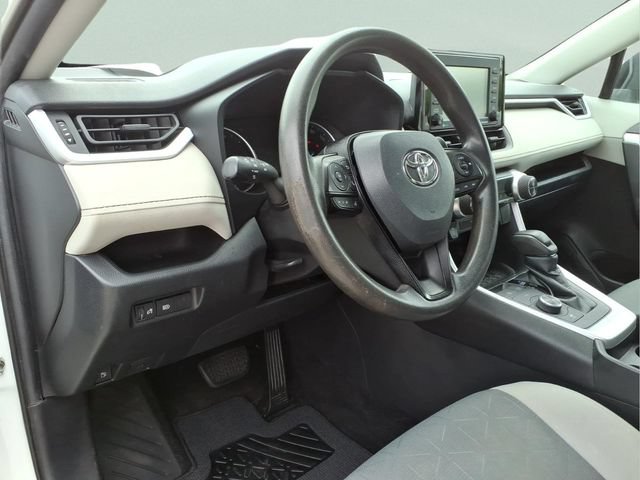 Used 2021 Toyota RAV4 XLE AWD/4WD image 13