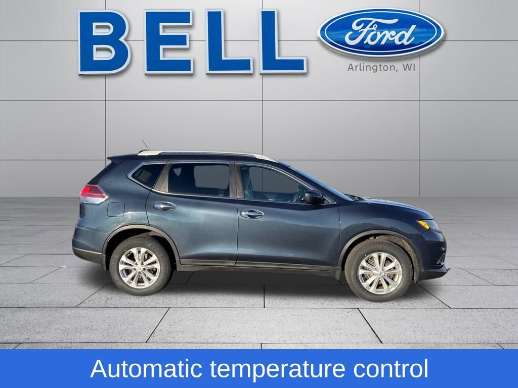 Used 2016 Nissan Rogue SV w/ SV Moonroof Package image 2