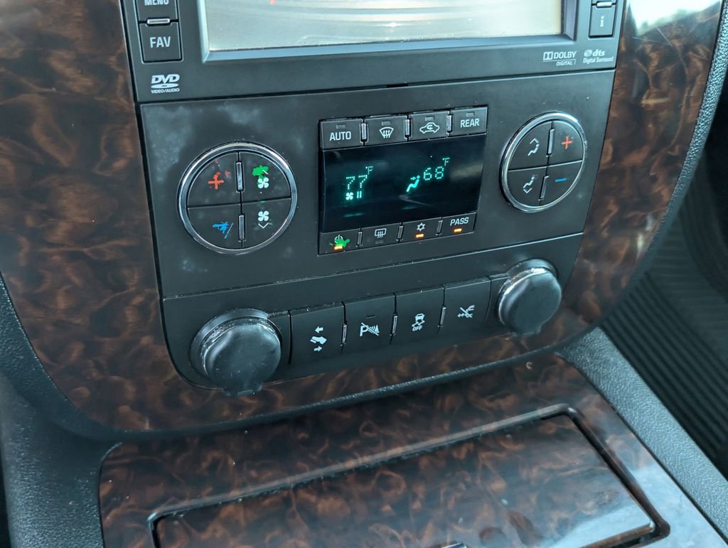 Used 2014 GMC Yukon Denali image 16