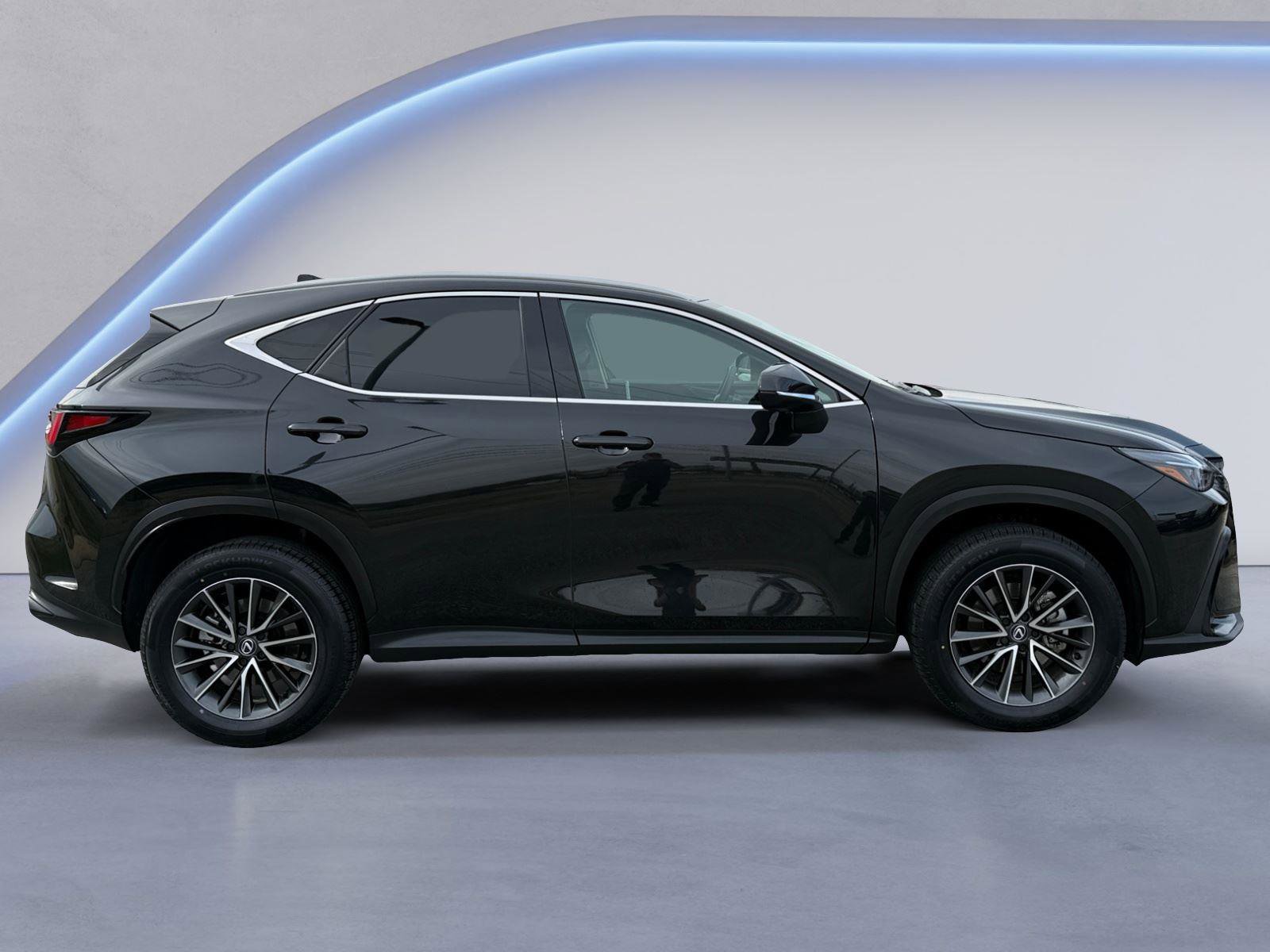 Used 2025 Lexus NX 250 FWD w/ Accessory Package (2T) image 2