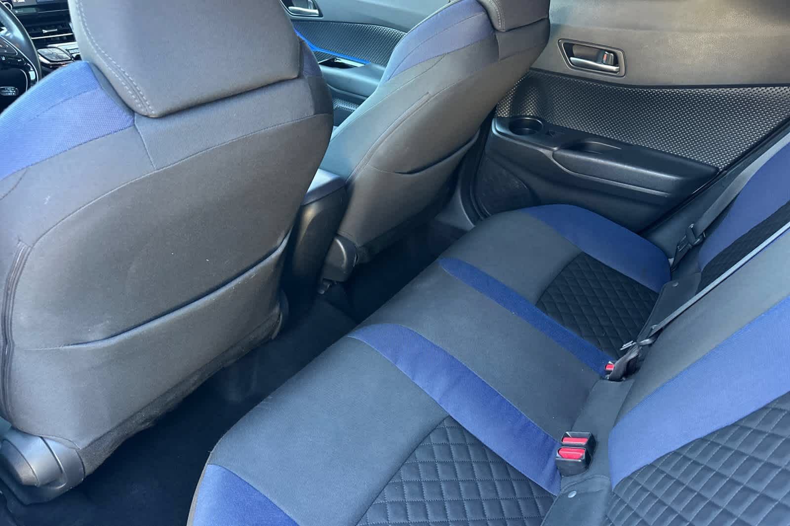 Used 2021 Toyota C-HR XLE FWD image 4