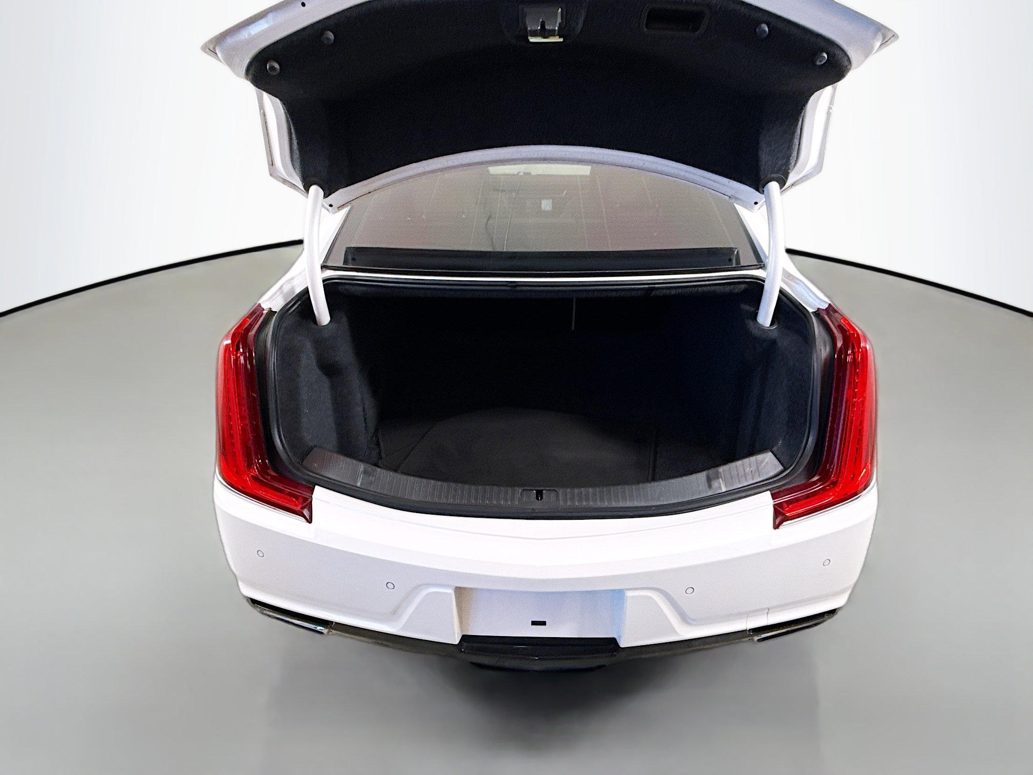 Used 2019 Cadillac XTS Luxury image 25