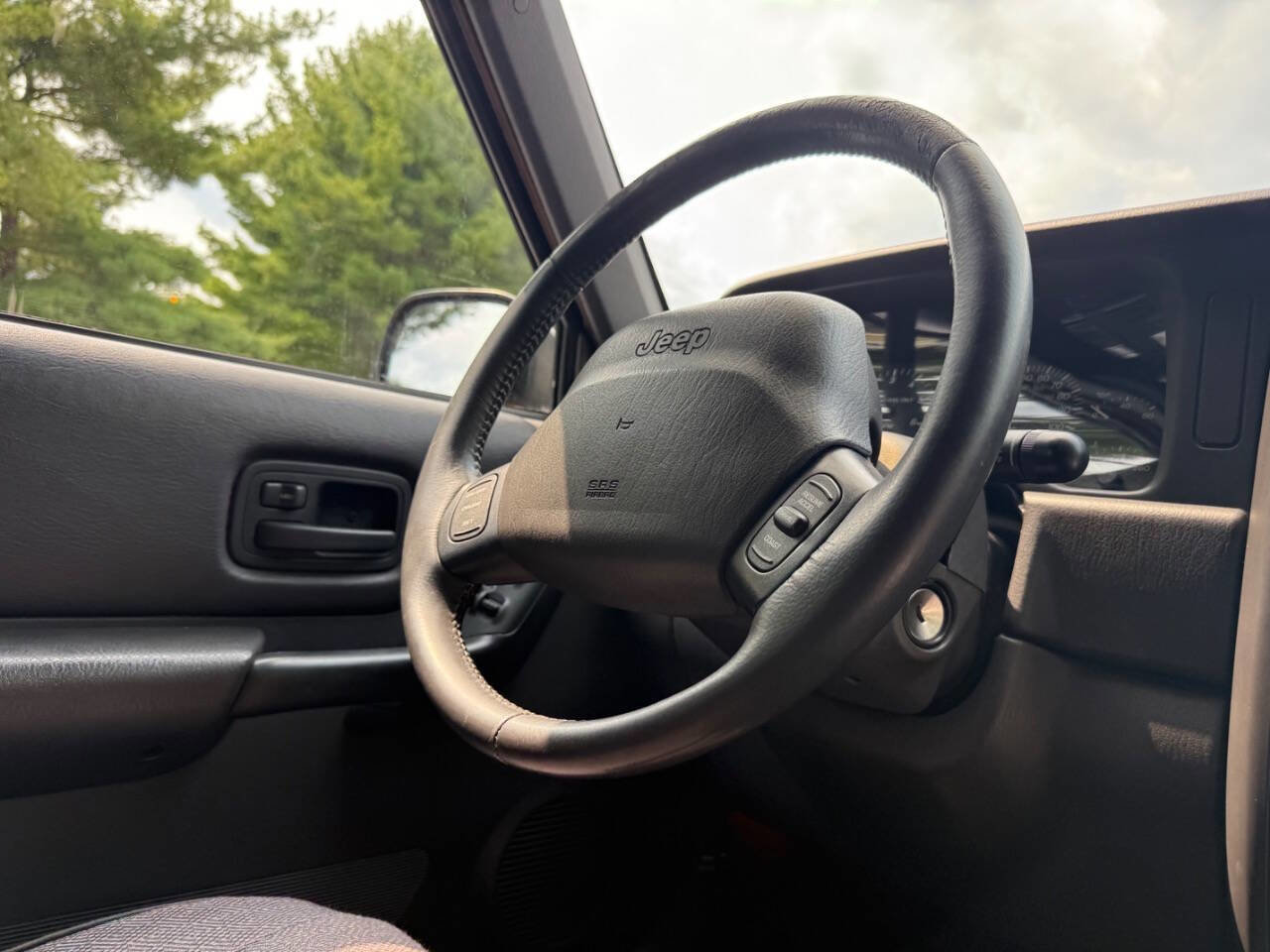 Used 1999 Jeep Cherokee Classic image 81