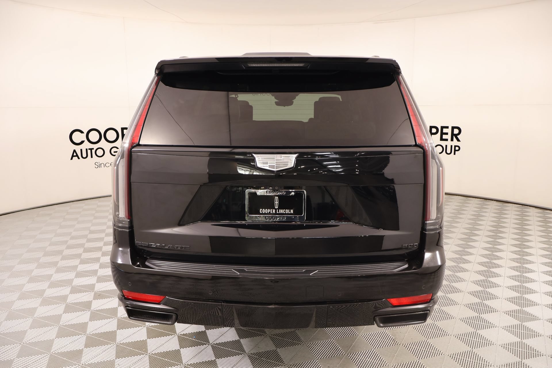 Used 2021 Cadillac Escalade Sport Platinum w/ LPO, ONYX Package AWD/4WD image 24