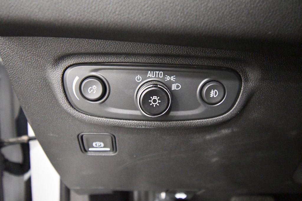 Used 2024 GMC Terrain SLT image 19