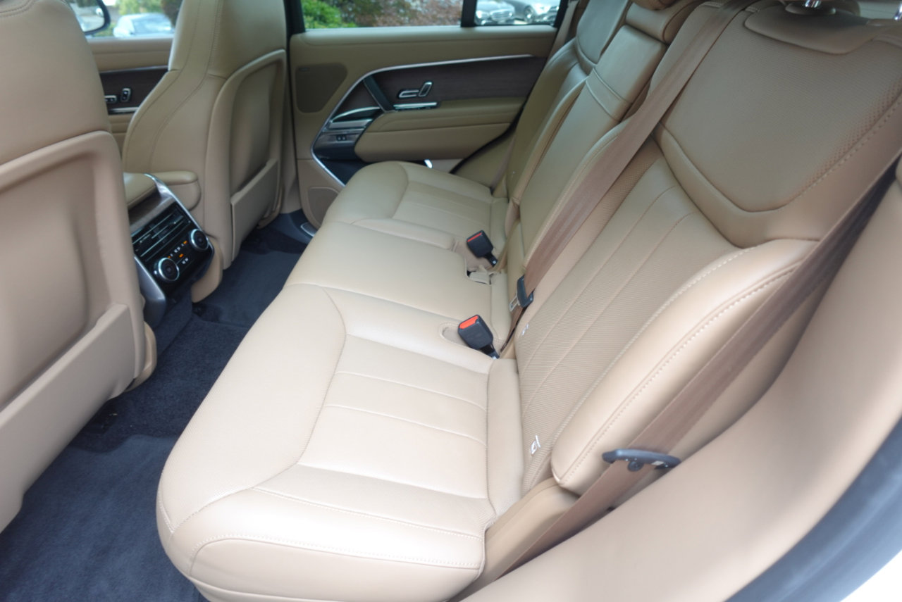 Used 2023 Land Rover Range Rover SE image 17