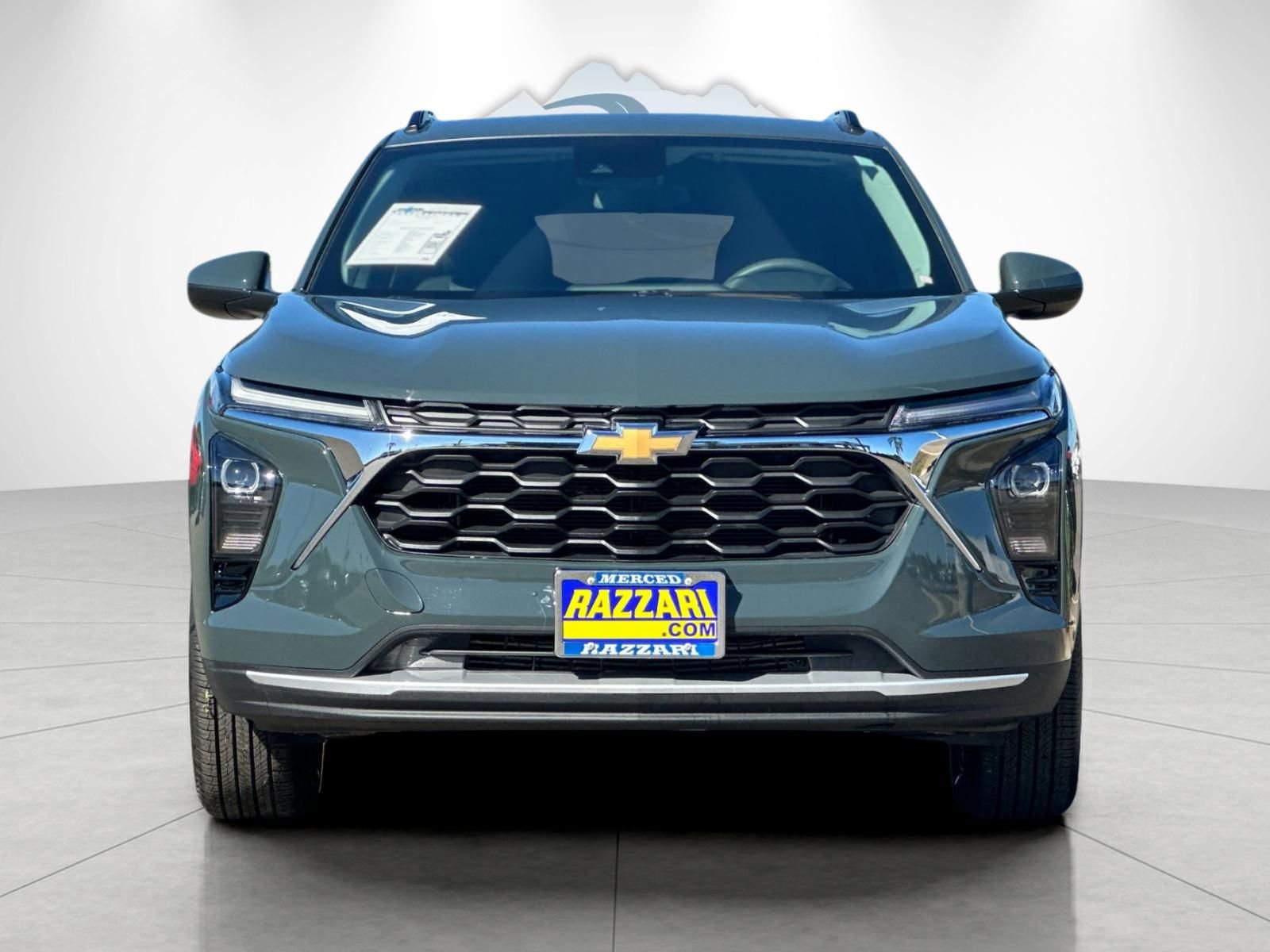 Used 2025 Chevrolet Trax LT image 8
