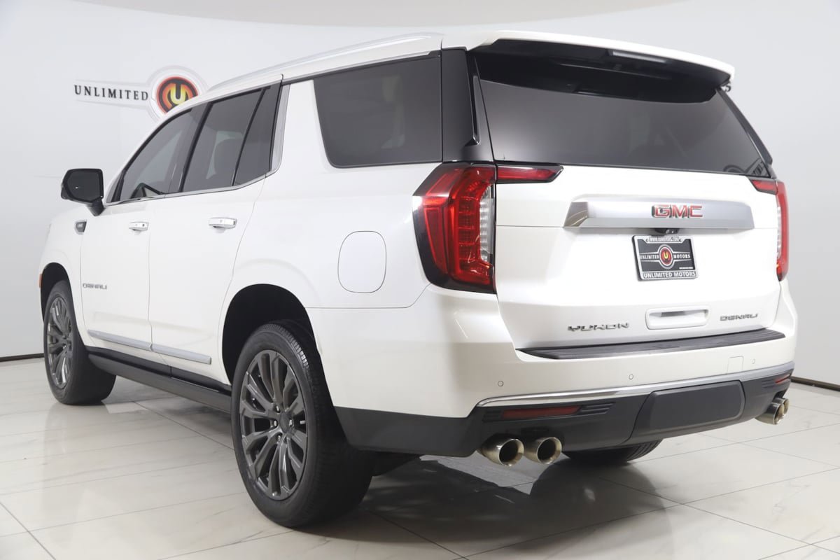 Used 2022 GMC Yukon Denali w/ Denali Premium Package image 4