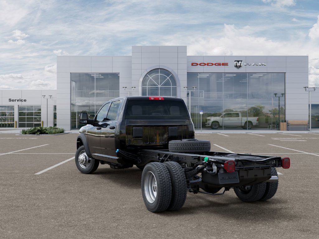 New 2026 RAM 5500 Tradesman w/ Chrome Appearance Group AWD/4WD image 3