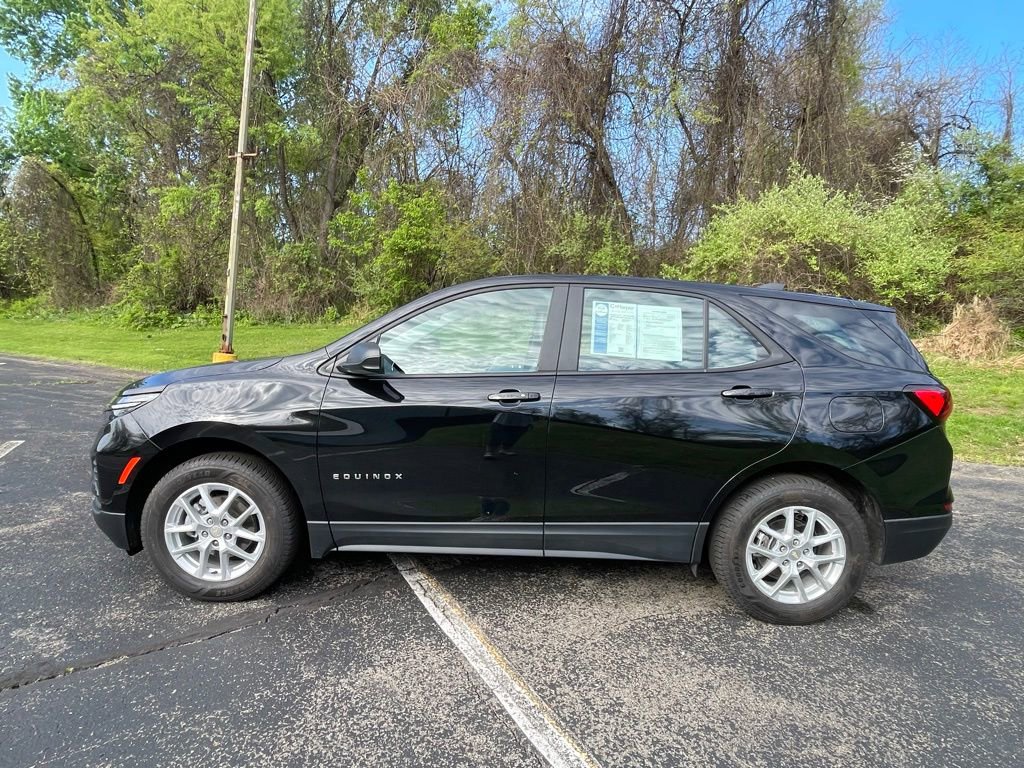 Used 2023 Chevrolet Equinox LS AWD/4WD image 6
