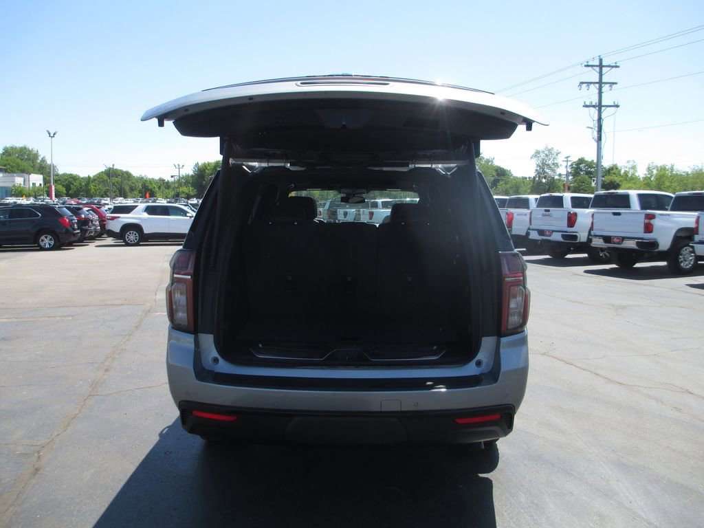 Used 2023 Chevrolet Tahoe Z71 w/ Luxury Package AWD/4WD image 8