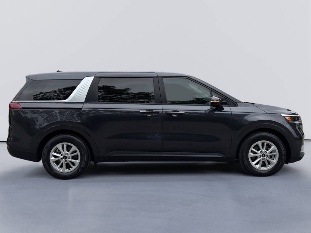 Used 2023 Kia Carnival LX FWD video 2