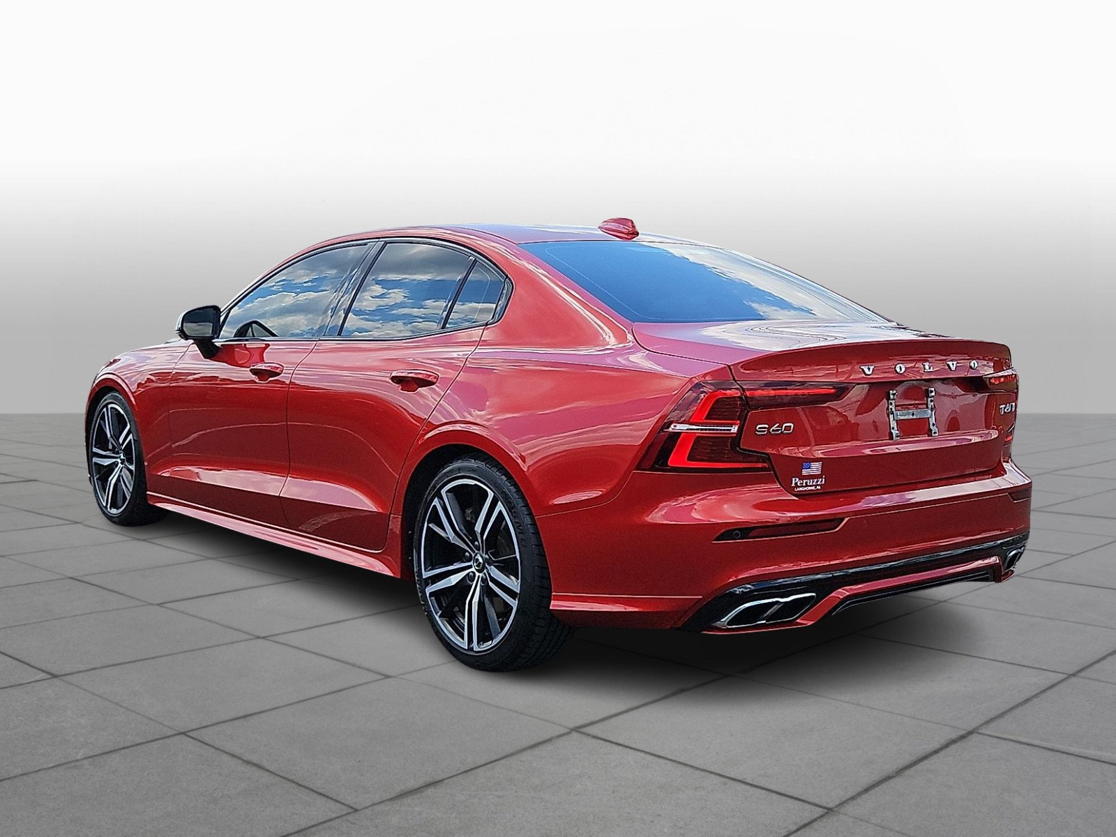 Used 2019 Volvo S60 T6 R-Design AWD/4WD image 5