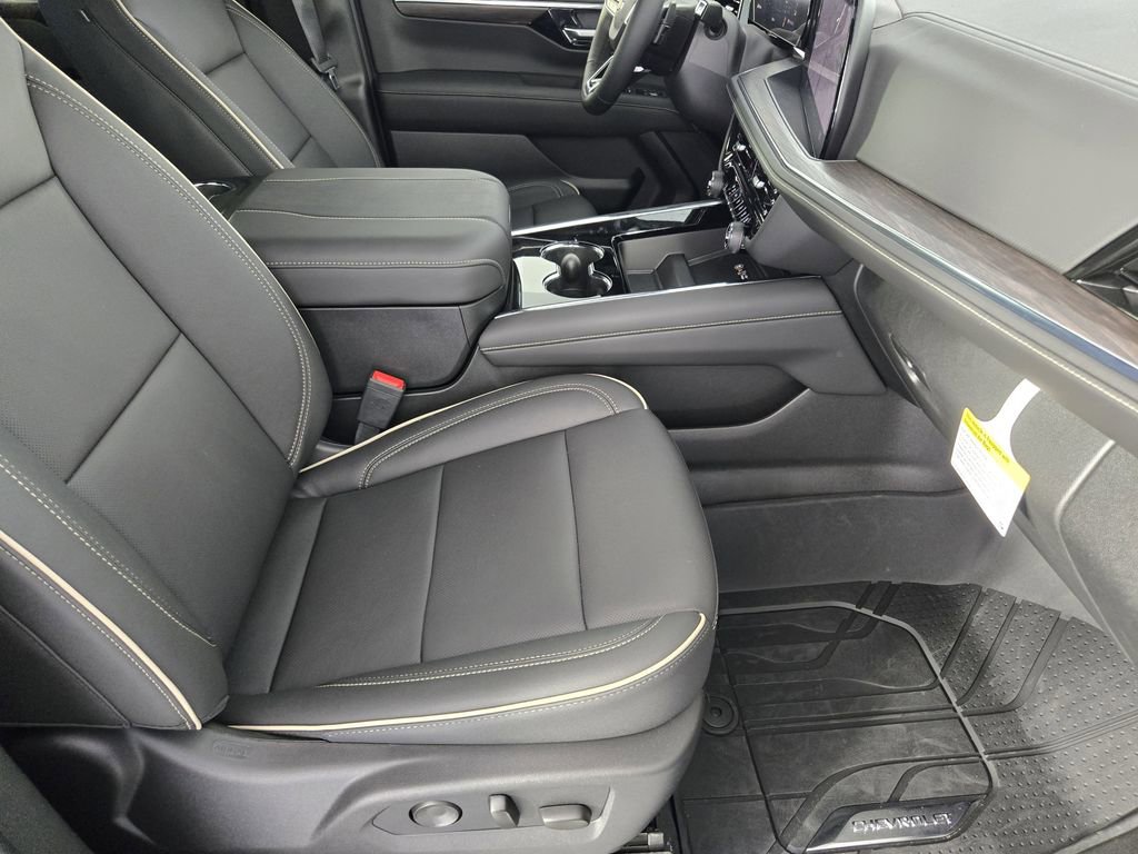 New 2026 Chevrolet Suburban Premier w/ Sun And Tow Package image 17