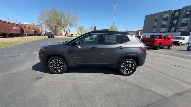 Used 2023 Jeep Compass Limited AWD/4WD image 5