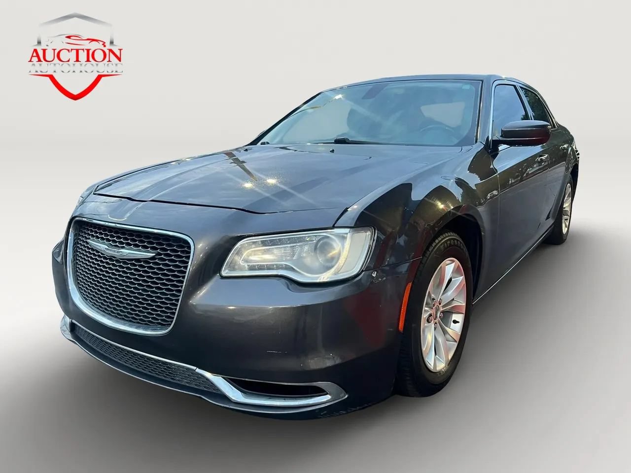 Used 2016 Chrysler 300 Limited RWD image 1