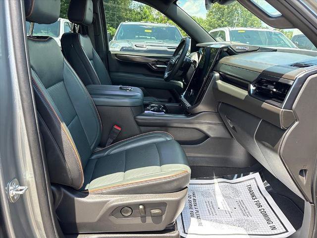 Certified 2025 GMC Yukon XL AT4 AWD/4WD image 5