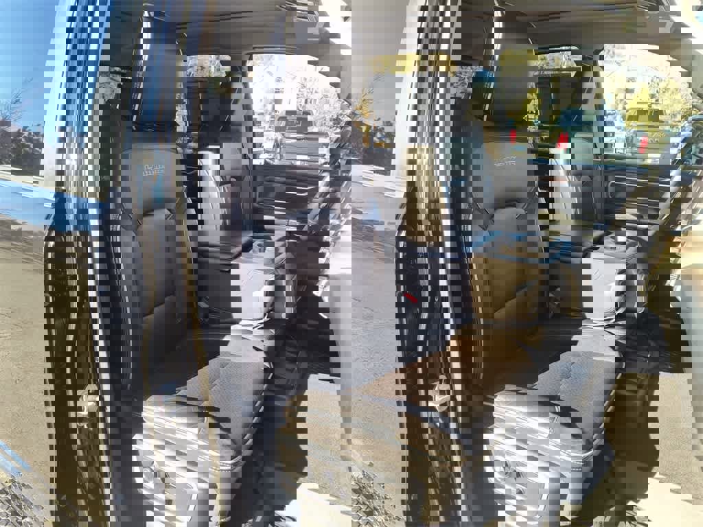 Used 2019 RAM 1500 Laramie image 24