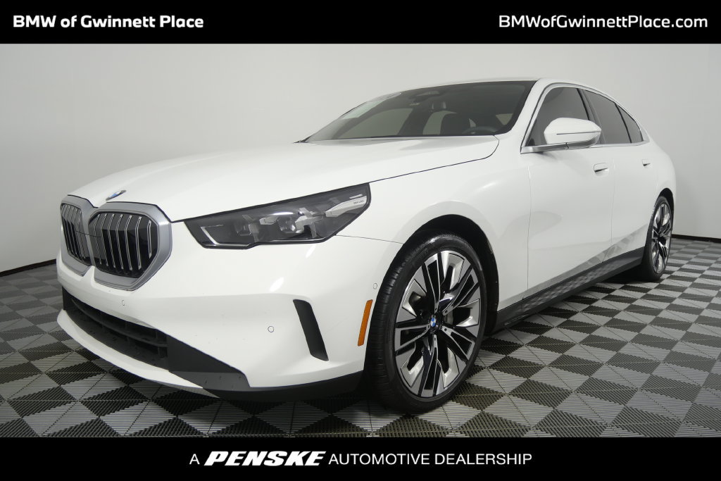 Used 2024 BMW 530i w/ Convenience Package RWD image 1