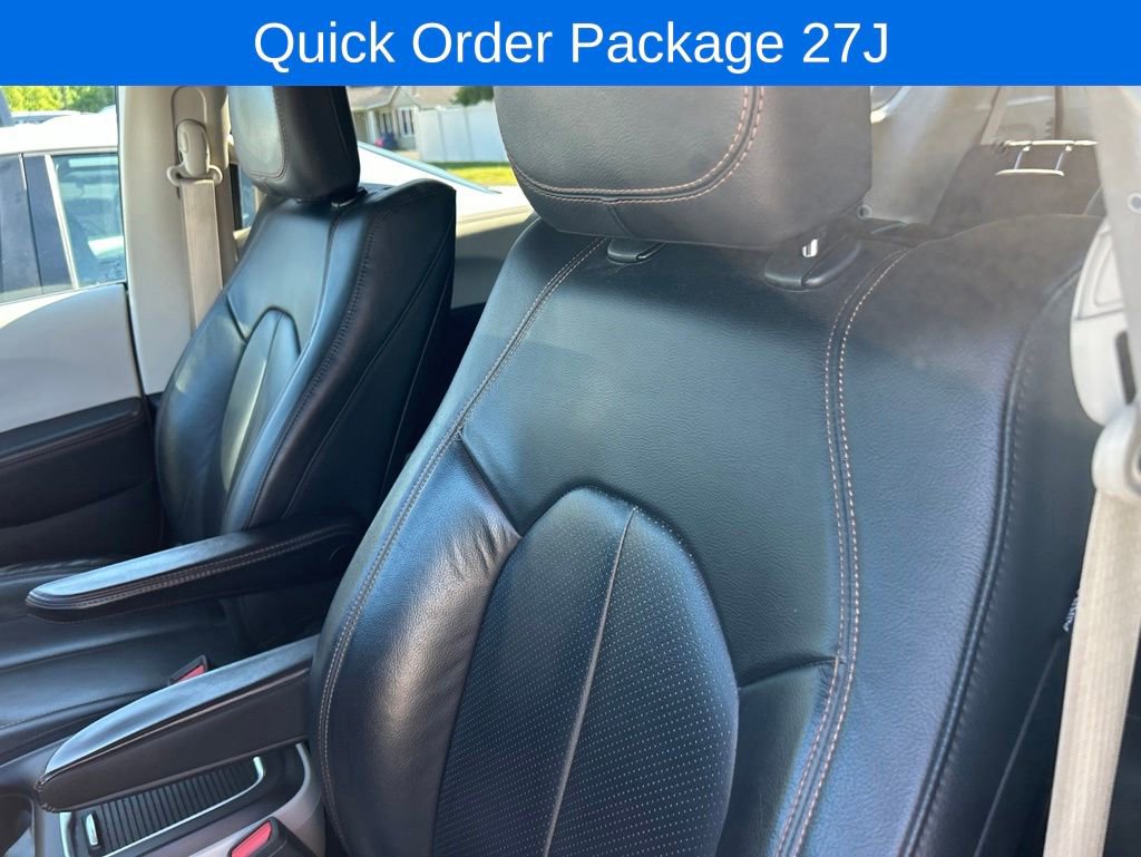 Used 2018 Chrysler Pacifica Touring-L Plus w/ Tire & Wheel Group FWD image 5