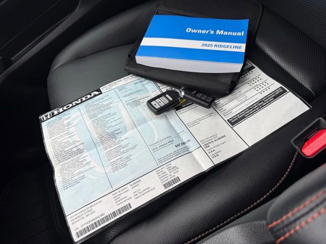 Used 2025 Honda Ridgeline TrailSport image 32