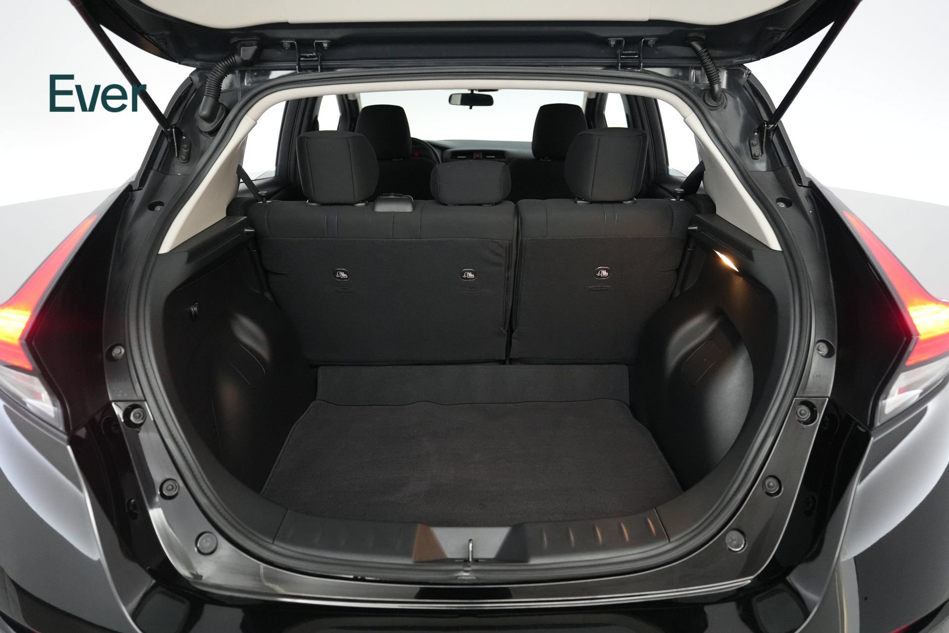 Used 2025 Nissan Leaf S FWD image 8