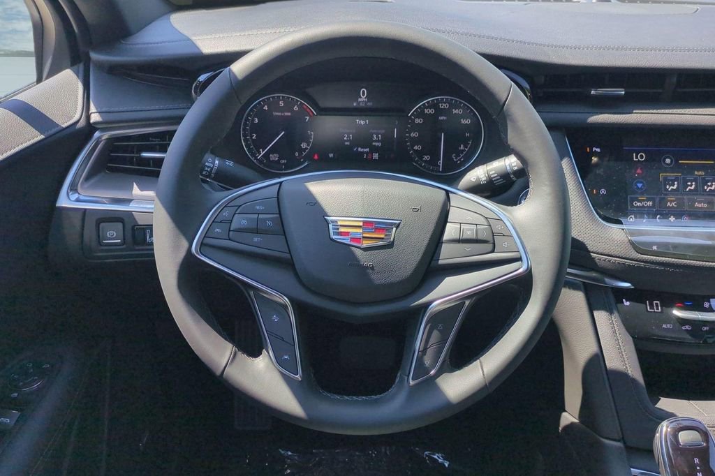 New 2026 Cadillac XT5 Luxury AWD/4WD image 18