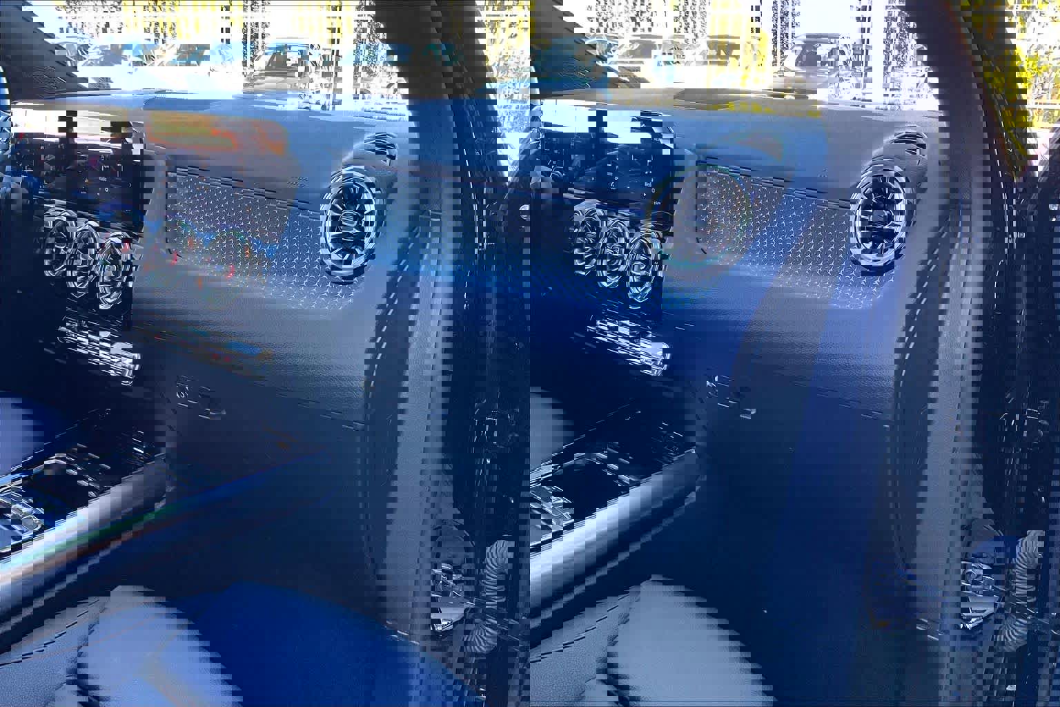 Used 2025 Mercedes-Benz GLA 250 image 18