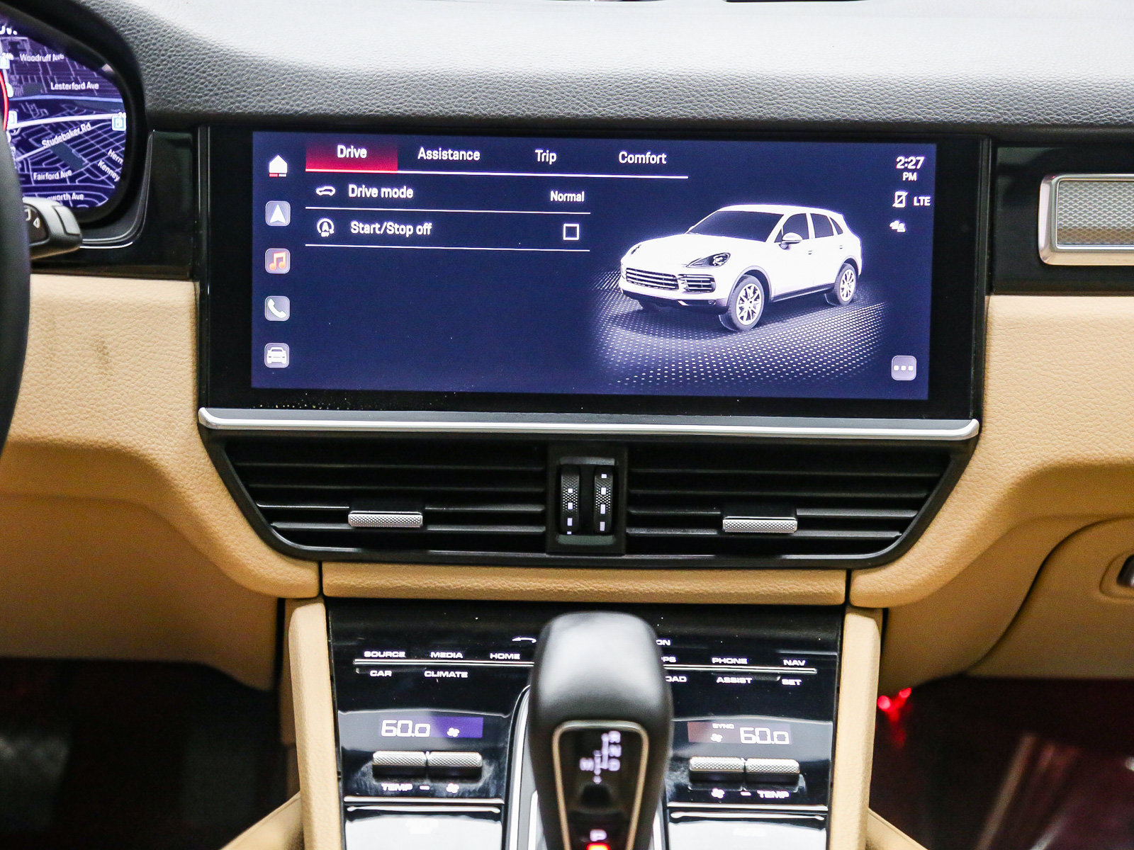 Certified 2023 Porsche Cayenne AWD/4WD image 17