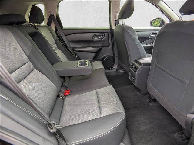 Used 2024 Nissan Rogue SV AWD/4WD image 17