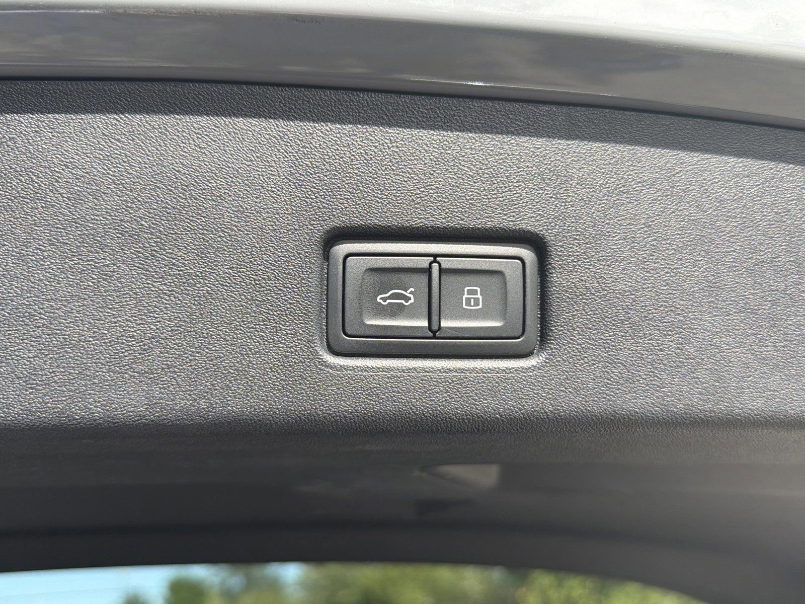 Used 2024 Audi Q4 e-tron Premium AWD/4WD image 12