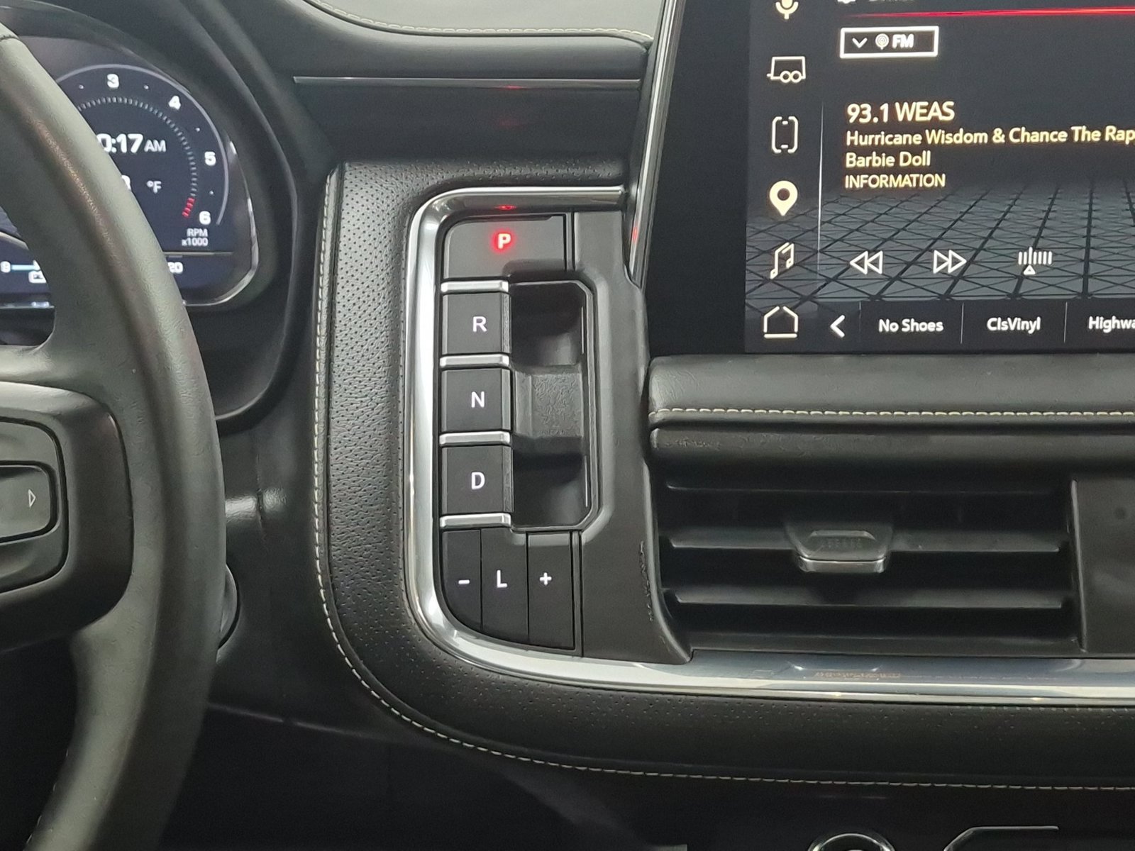Used 2023 GMC Yukon SLT w/ SLT Premium Package AWD/4WD image 13
