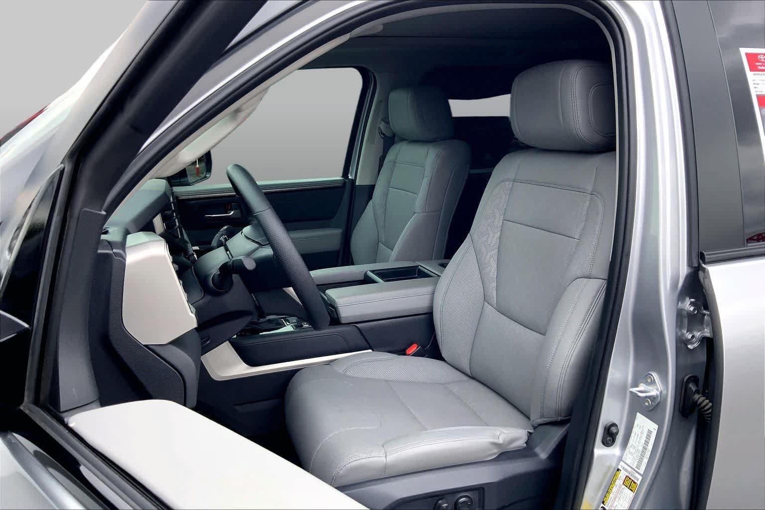 Used 2024 Toyota Tundra Limited AWD/4WD image 8